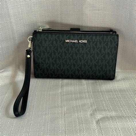 michael kors adele smartphone wallet|Michael Kors iphone wallet case.